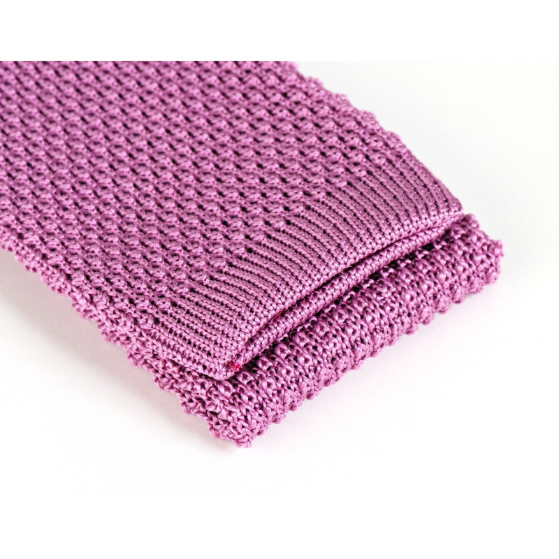 Friendly knitted tie