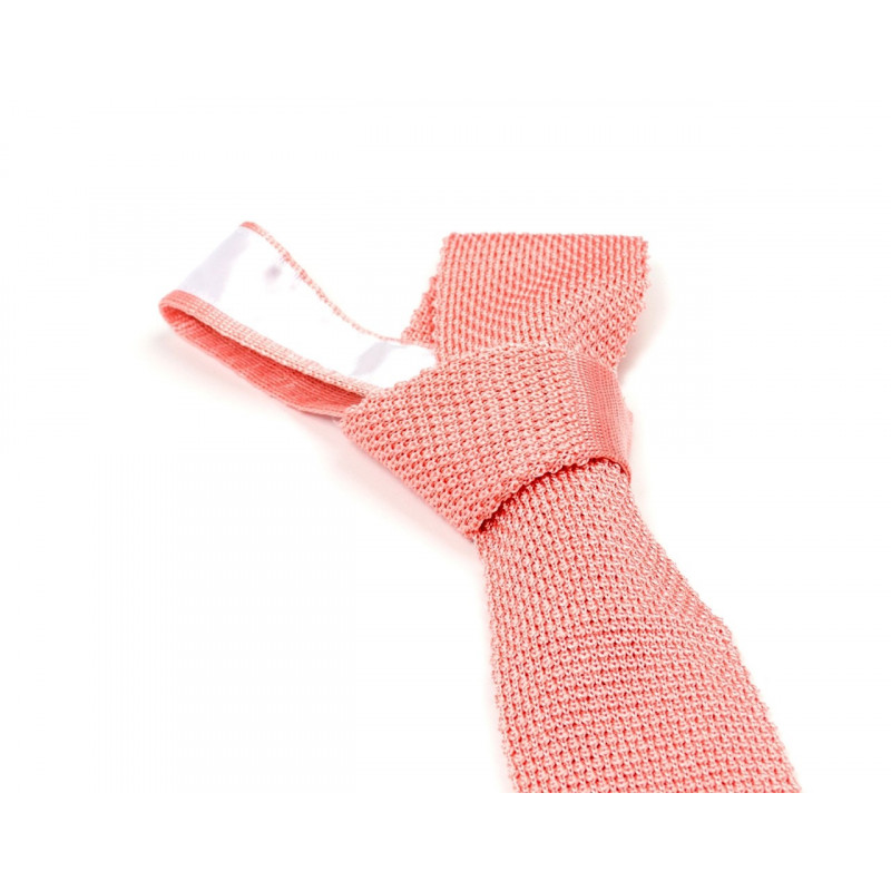 Salmon pink knitted tie