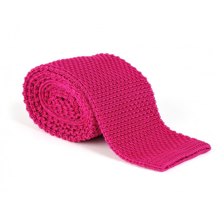 Fuchsia knitted tie