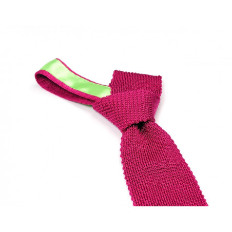 Fuchsia knitted tie