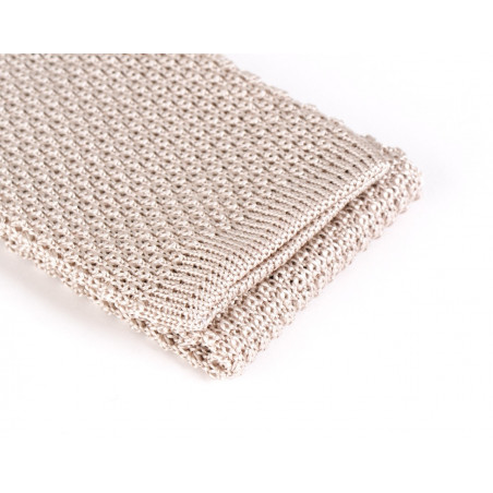 Pearl grey knitted tie
