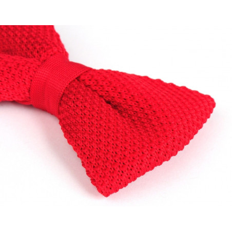 Secret red knitted bow tie