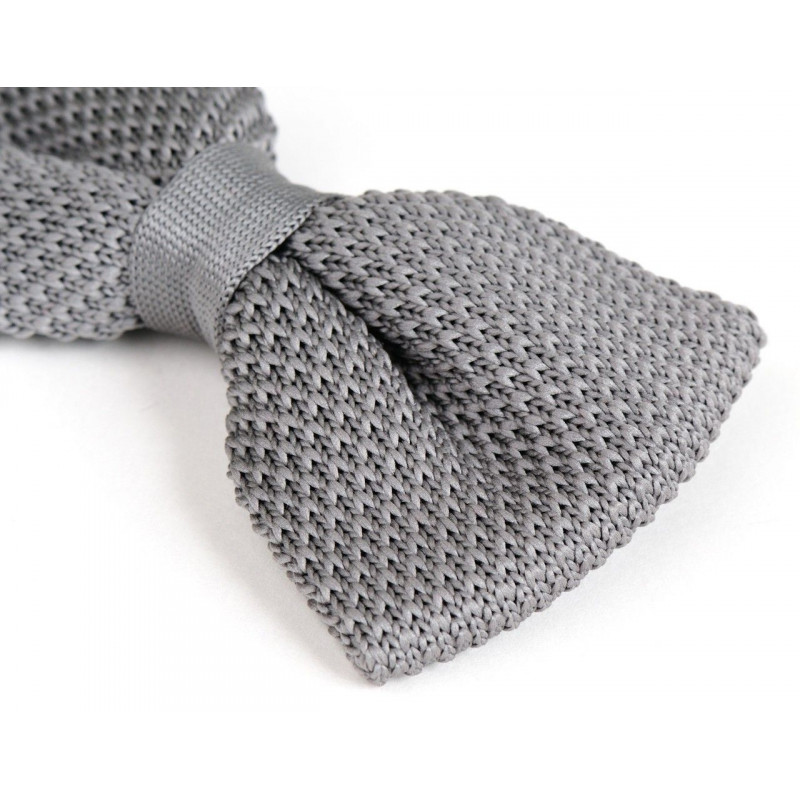Grey knitted bow tie