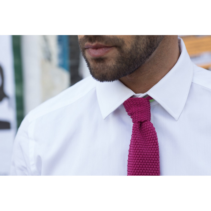 Fuchsia knitted tie