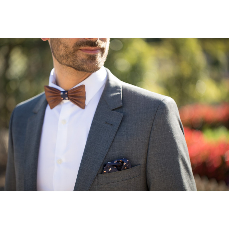Sapelli wooden bow tie (with pocket square)