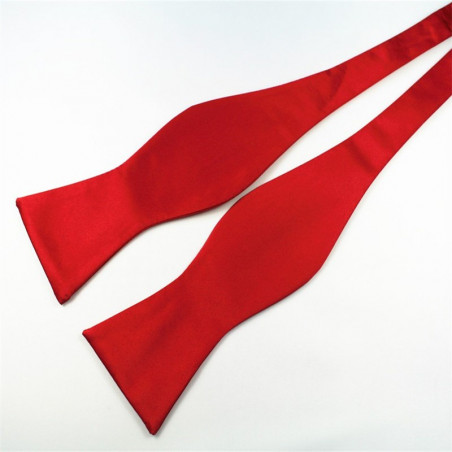 Self-tie bow tie