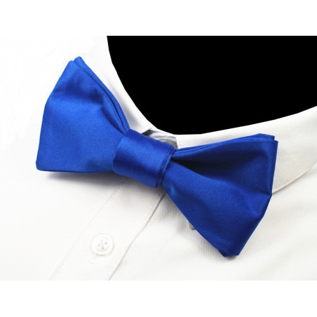 Pre-tied satin bow tie